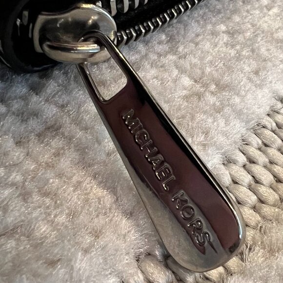 Michael Kors Black + White Large Leather Houndstooth Wallet w/ Silver Hardware - Picture 5 of 7